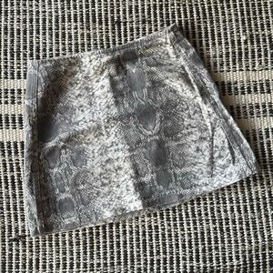 BDG size Small Gray Snake print Mini skirt
